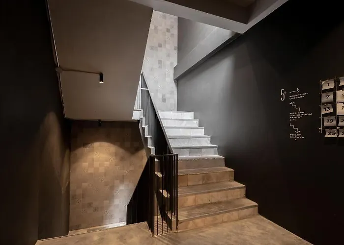 Luk Hostal